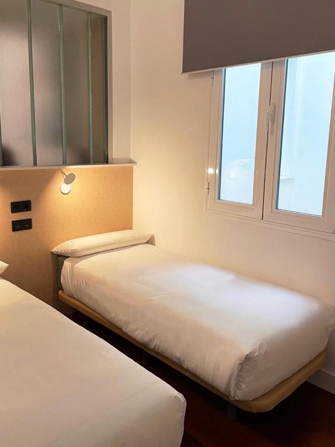 Catedral Square Apartment Seville Luaran gambar