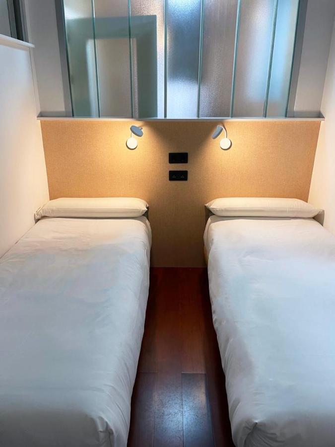 Catedral Square Apartment Seville Luaran gambar